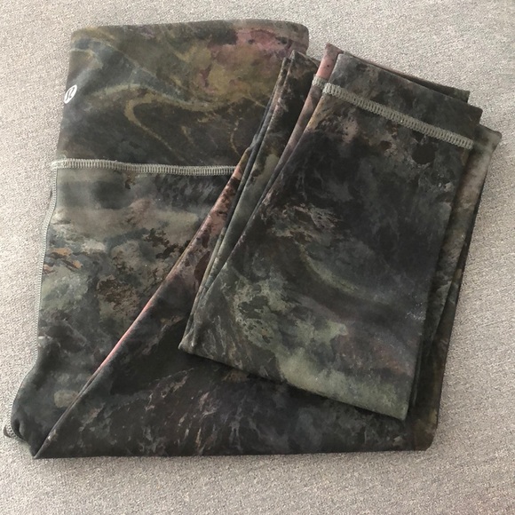 Lululemon Wunder Under leggings - Picture 7 of 11